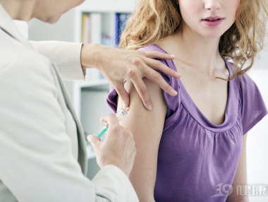为啥女性争先恐后预约HPV疫苗，2价、4价、9价打哪种最好？
