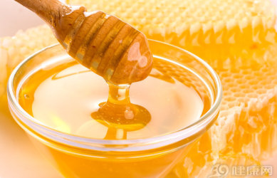 辨别真假蜂蜜只需摇一摇，20年养蜂人的诀窍，假蜂蜜立马现原形