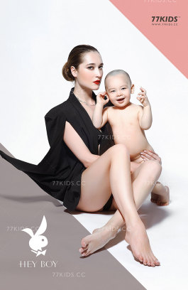 < Sexy Mum & Cute Boy >