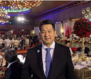 余伦凯主席受邀出席为欢迎习近平主席访问菲律宾的晚宴