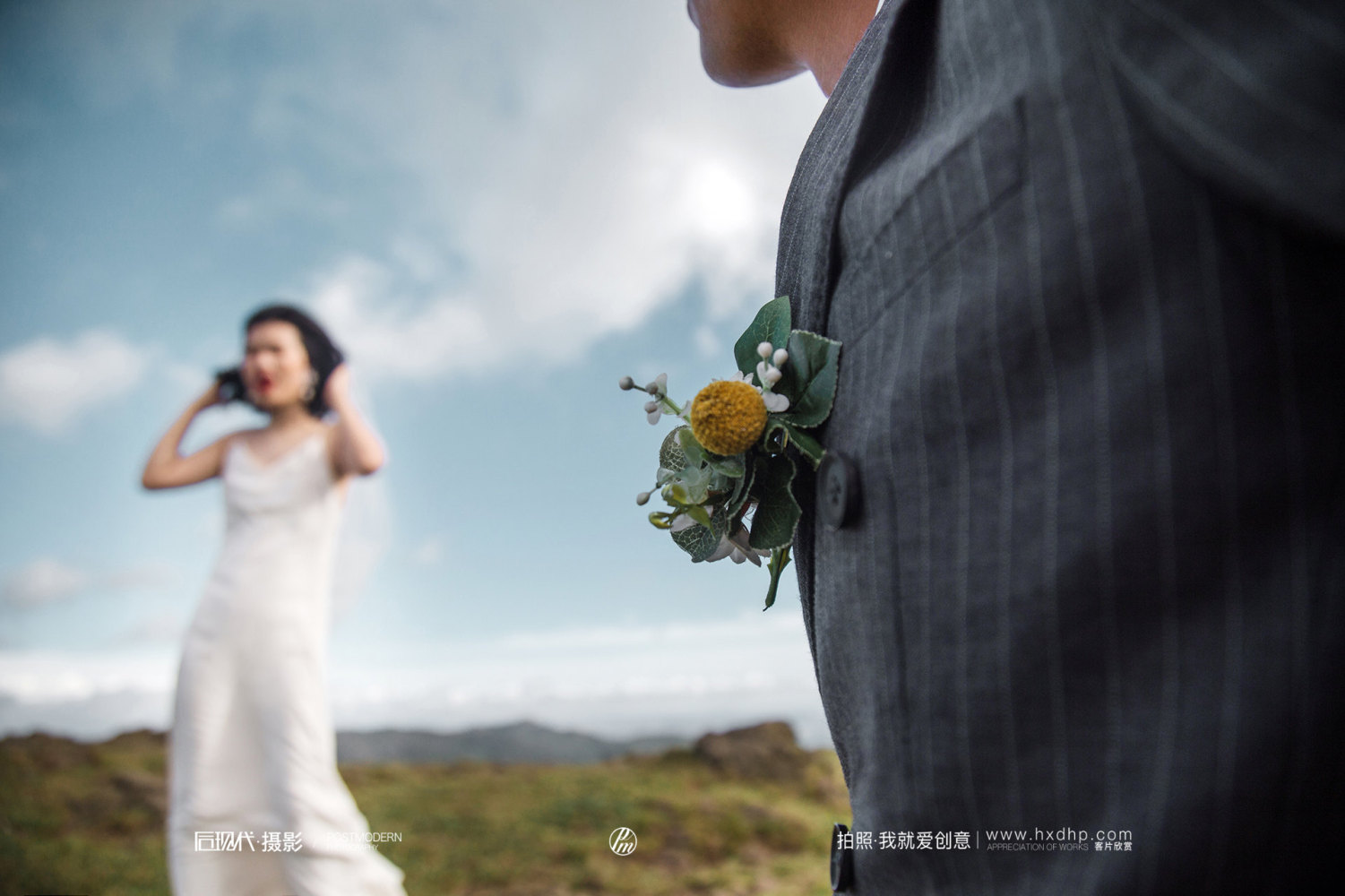 后现代婚纱摄影婚纱照客片欣赏风中摇曳的花朵(6)